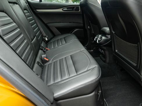 Used 2022 Alfa Romeo Stelvio Veloce image 25