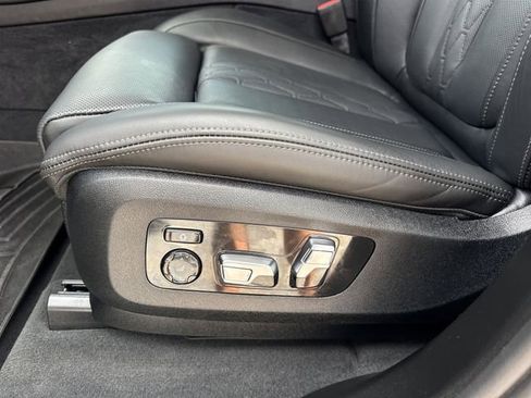 Used 2025 BMW X7 M60i AWD/4WD image 58