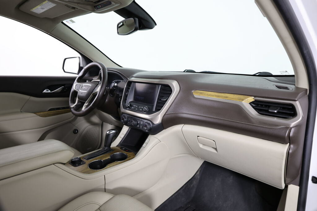 Used 2017 GMC Acadia Denali AWD/4WD image 25
