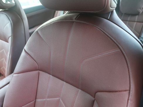 Used 2025 BMW i7 eDrive50 w/ M Sport Package image 21