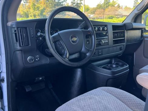 Used 2014 Chevrolet Express 3500 Extended RWD image 9