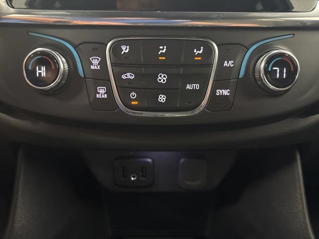 Used 2023 Chevrolet Traverse LT FWD image 17