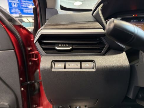 Used 2025 Nissan Altima 2.5 SV FWD image 20