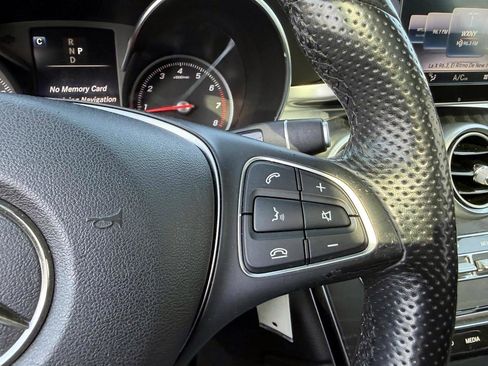 Used 2018 Mercedes-Benz GLC 300 4MATIC w/ Premium Package image 20
