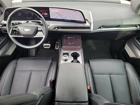 Used 2026 Cadillac Vistiq Luxury image 19