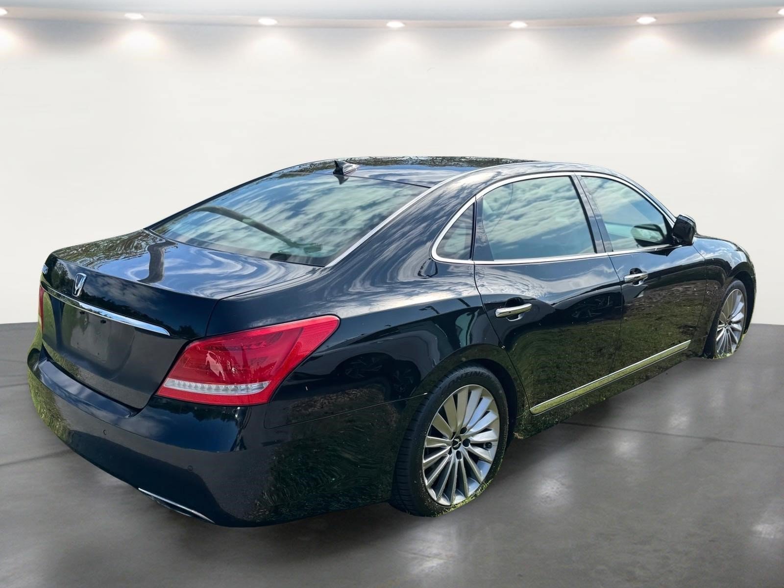 Used 2015 Hyundai Equus Signature RWD image 13