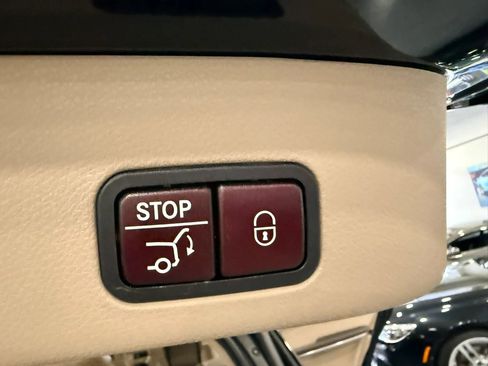 Used 2014 Mercedes-Benz GL 450 4MATIC image 34