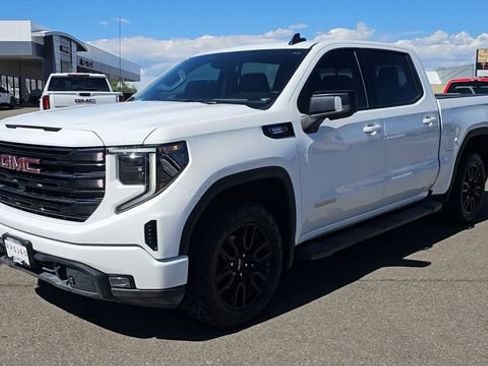 Used 2023 GMC Sierra 1500 Elevation w/ Elevation Premium Package AWD/4WD image 4