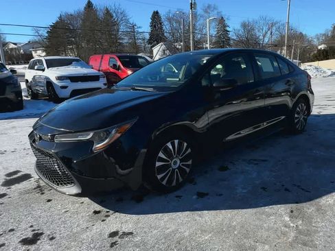 Used 2022 Toyota Corolla LE image 4