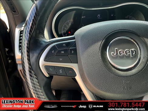 Used 2018 Jeep Grand Cherokee Altitude AWD/4WD image 11