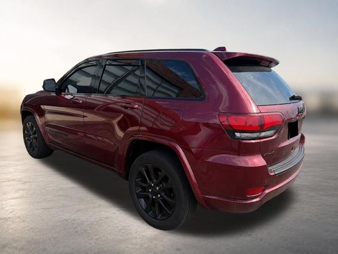 Used 2021 Jeep Grand Cherokee Laredo X AWD/4WD image 3