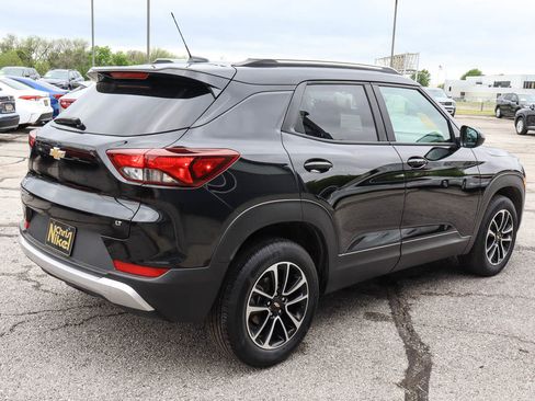 Used 2025 Chevrolet TrailBlazer LT AWD/4WD image 4