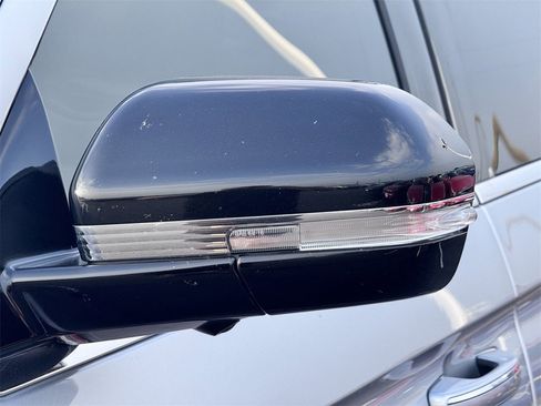 Used 2024 Lincoln Navigator Premiere image 11