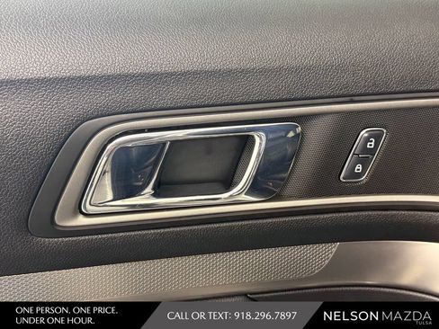 Used 2018 Ford Explorer XLT w/ Equipment Group 202A AWD/4WD image 20