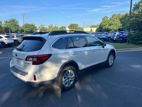 Used 2016 Subaru Outback 2.5i Premium AWD/4WD image 3