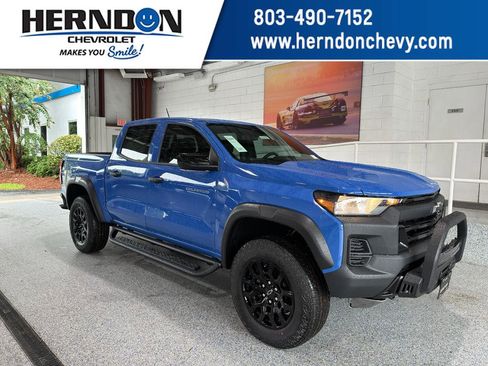 New 2026 Chevrolet Colorado Trail Boss w/ Off-Road Front Bumper Package AWD/4WD image 1