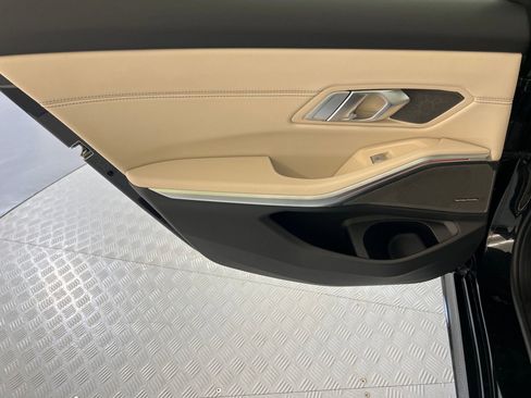 Used 2025 BMW 330i xDrive Sedan w/ Convenience Package AWD/4WD image 17