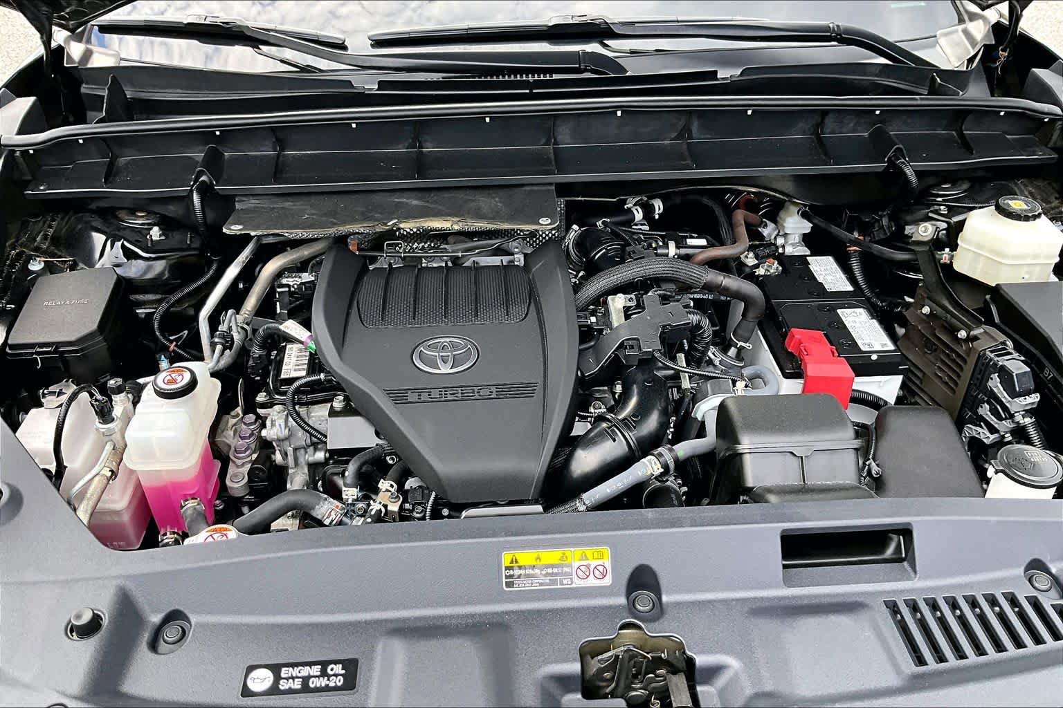 Used 2024 Toyota Highlander XLE FWD image 32