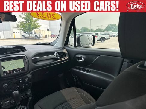 Used 2023 Jeep Renegade Altitude AWD/4WD image 21