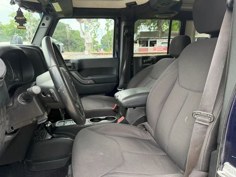 Used 2013 Jeep Wrangler Unlimited Sport AWD/4WD image 10