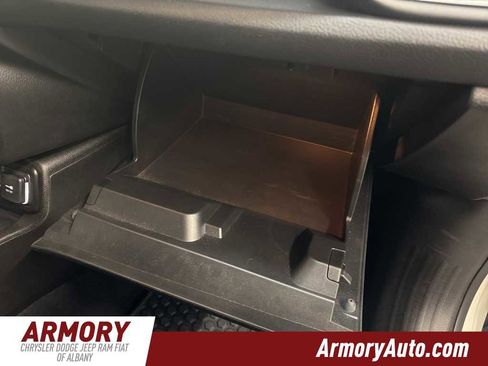 Used 2023 Jeep Renegade Latitude image 38