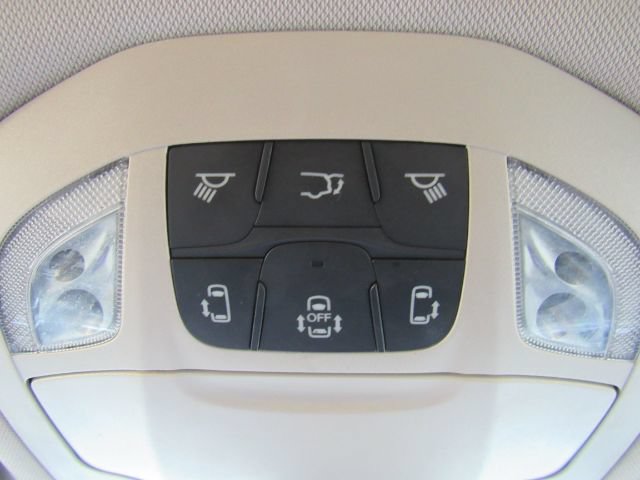 Used 2024 Chrysler Pacifica Touring-L FWD image 56