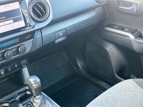 Used 2022 Toyota Tacoma TRD Off-Road w/ Technology Package AWD/4WD image 22