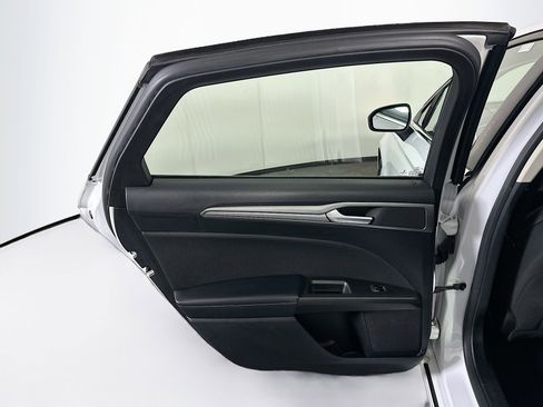 Used 2019 Ford Fusion SE image 26