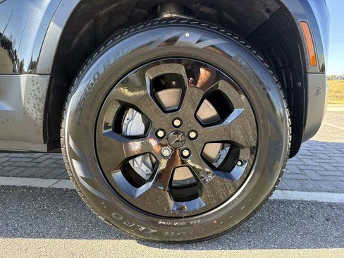 New 2026 Land Rover Defender 110 S image 10