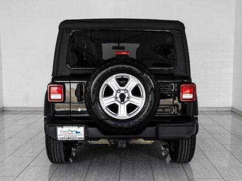 Used 2018 Jeep Wrangler Unlimited Sport S image 7