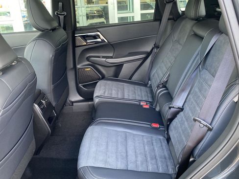 New 2026 Mitsubishi Outlander SE AWD/4WD image 16