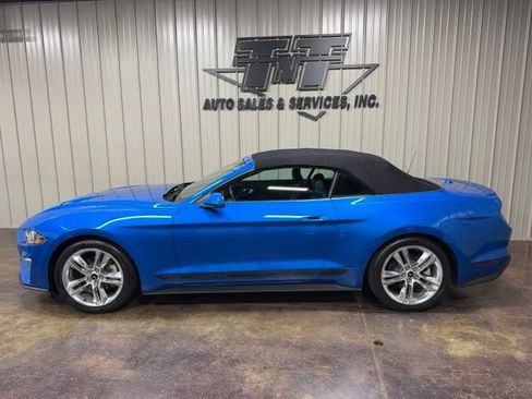 Used 2020 Ford Mustang Premium w/ Pony Package RWD image 5