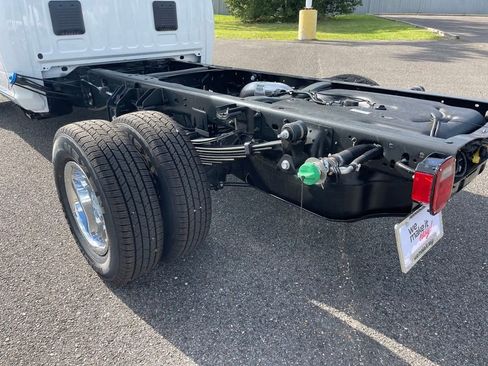Used 2024 RAM 3500 Tradesman w/ Chrome Appearance Group image 33