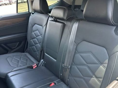 Used 2024 Volkswagen Atlas SE AWD/4WD image 21