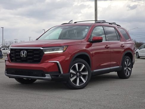 New 2025 Honda Pilot Touring image 2