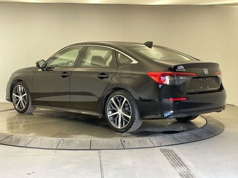 Used 2023 Honda Civic Touring image 3