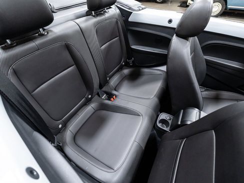 Used 2017 Volkswagen Beetle 1.8T SE image 21