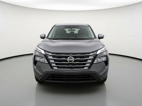 Used 2025 Nissan Rogue SV image 2