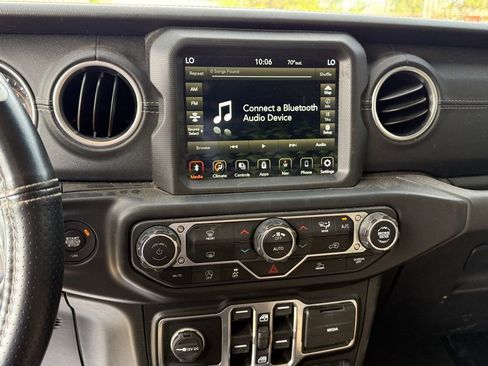 Used 2021 Jeep Gladiator Overland w/ Popular Equipment Package image 21