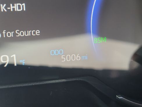 Used 2025 Toyota RAV4 XLE AWD/4WD image 32