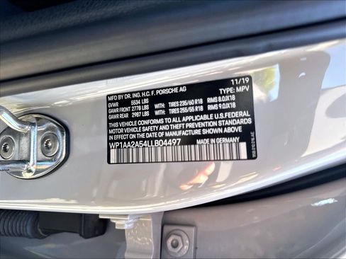 Used 2020 Porsche Macan AWD/4WD image 35