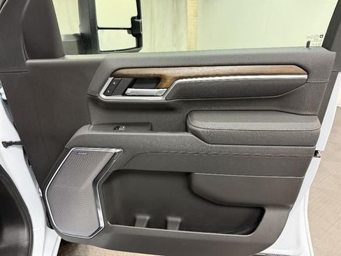 New 2026 Chevrolet Silverado 2500 High Country w/ High Country Premium Package AWD/4WD image 13