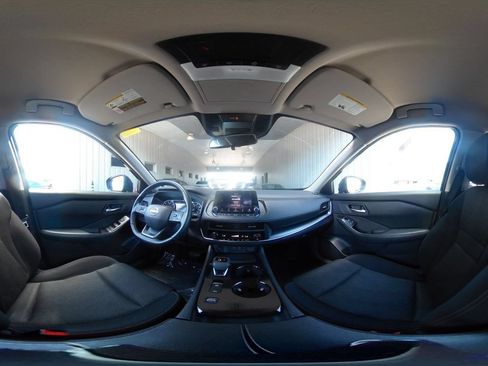 Used 2025 Nissan Rogue SV FWD image 39