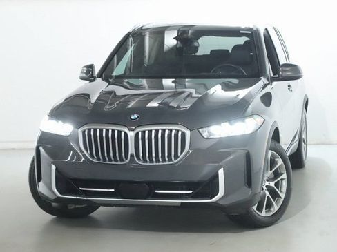 Used 2024 BMW X5 xDrive40i w/ Premium Package AWD/4WD image 3