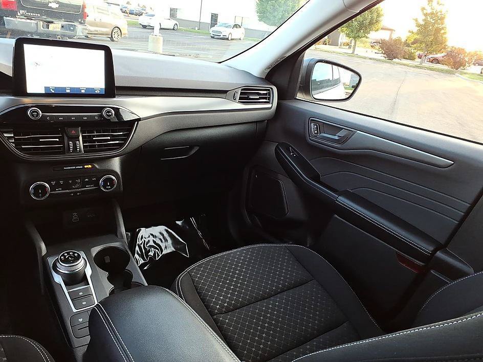 Used 2025 Ford Escape Active AWD/4WD image 19