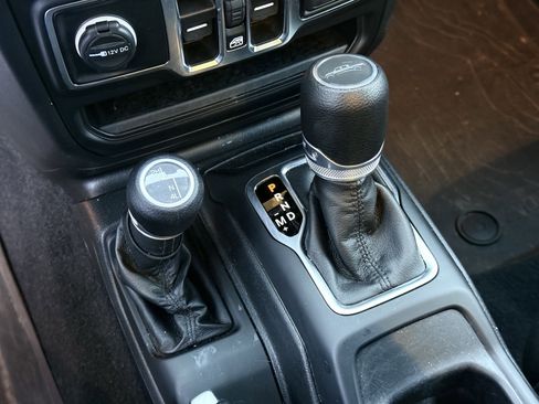 Used 2022 Jeep Gladiator Sport image 22