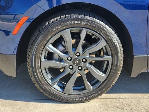 Used 2023 Chevrolet Equinox RS image 18
