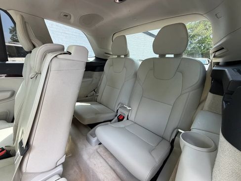 Used 2016 Volvo XC90 T6 Momentum w/ Momentum Plus Package AWD/4WD image 20