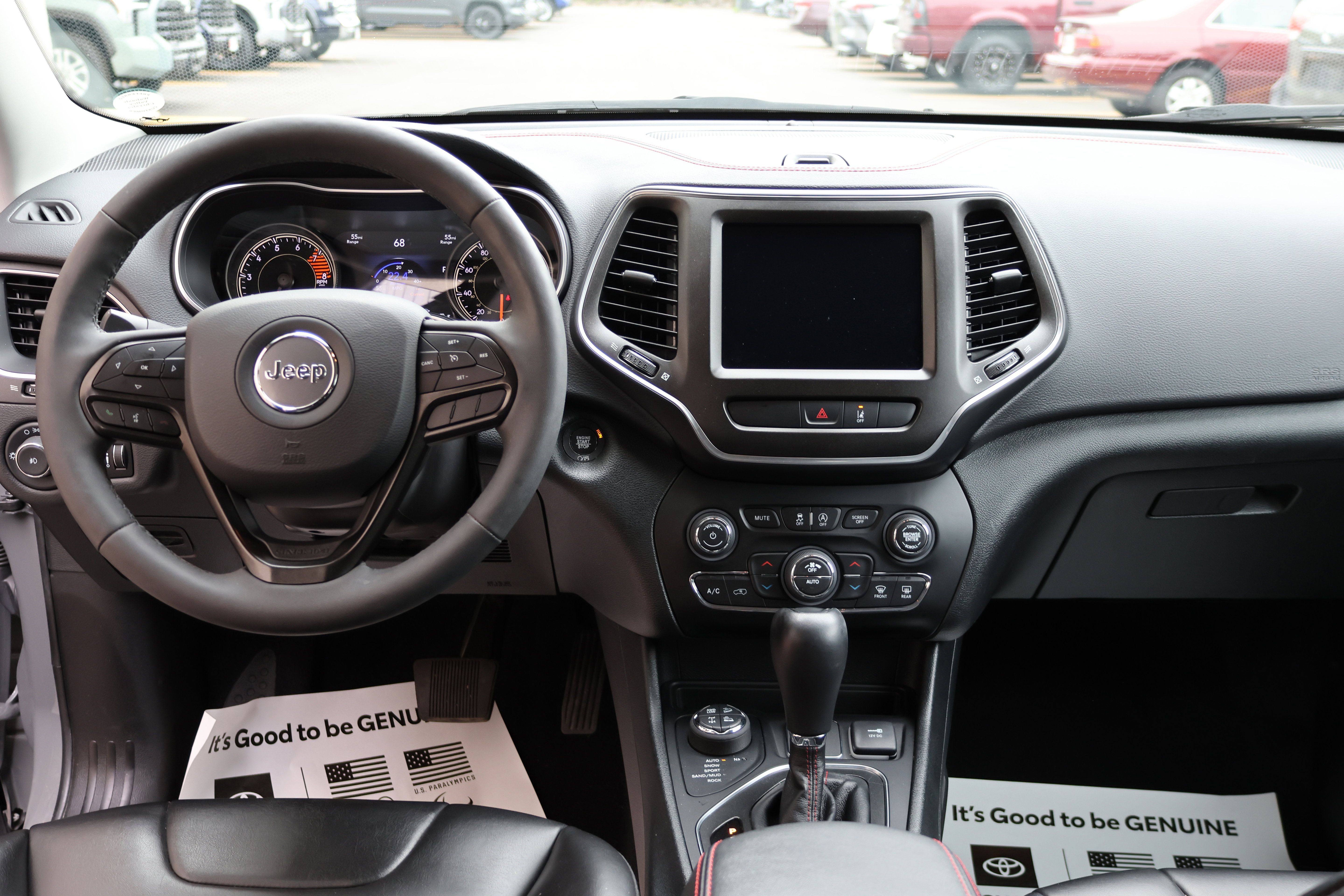 Used 2022 Jeep Cherokee Trailhawk AWD/4WD image 29