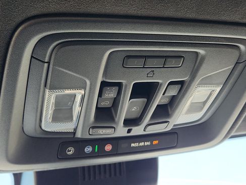 Used 2025 GMC Sierra 2500 AT4X AWD/4WD image 15